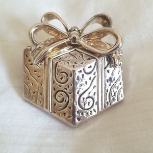 Best Vintage Present Gift Bow Brooch